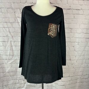 NWT boutique Black Long Sleeve tunic sweater knit Top with Sequin Pocket